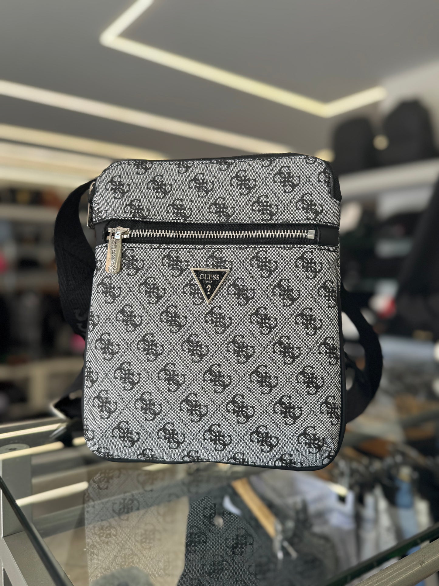 Τσαντάκι Prada
