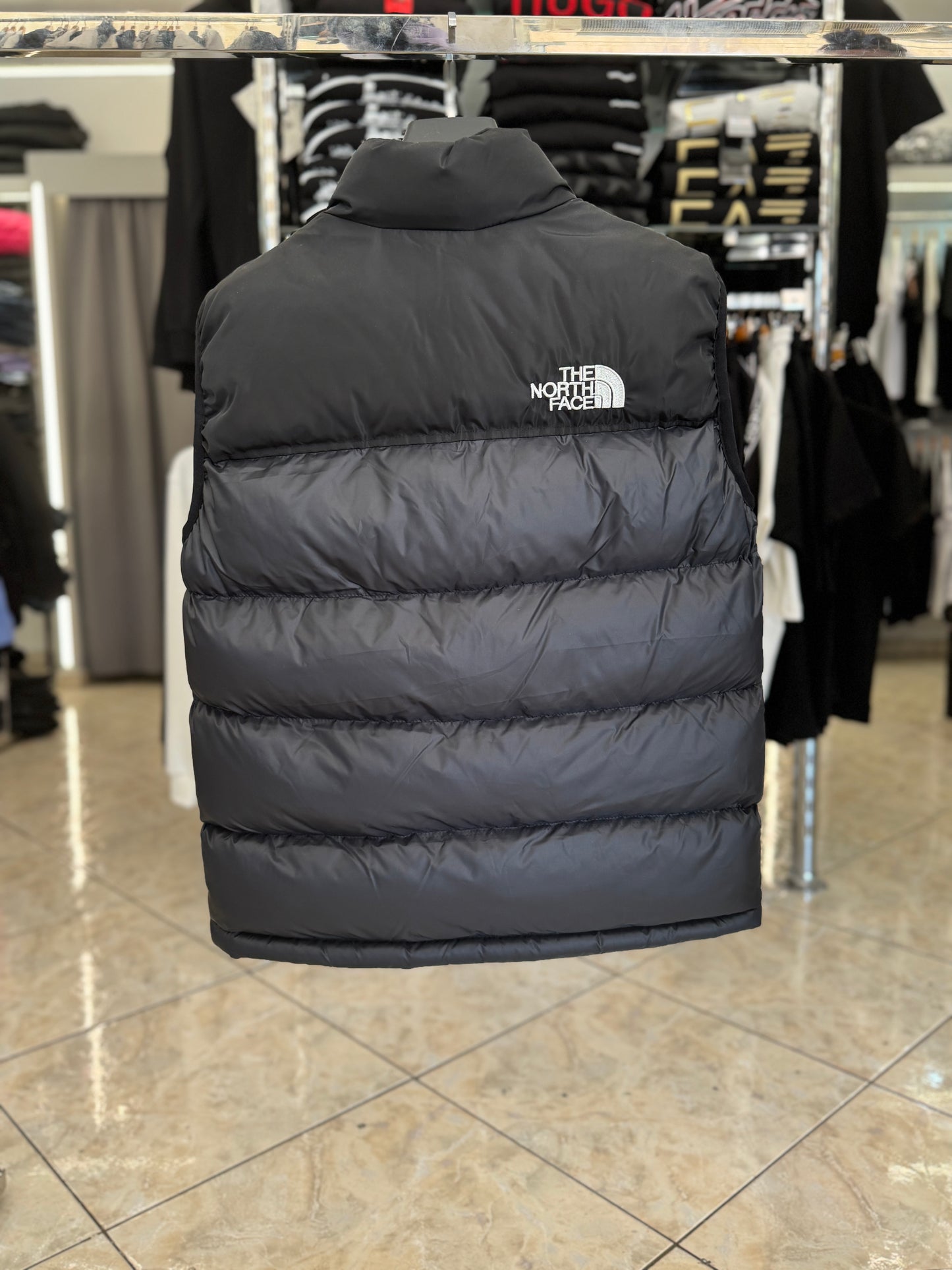 Αμάνικο THE NORTH FACE - Μαύρο