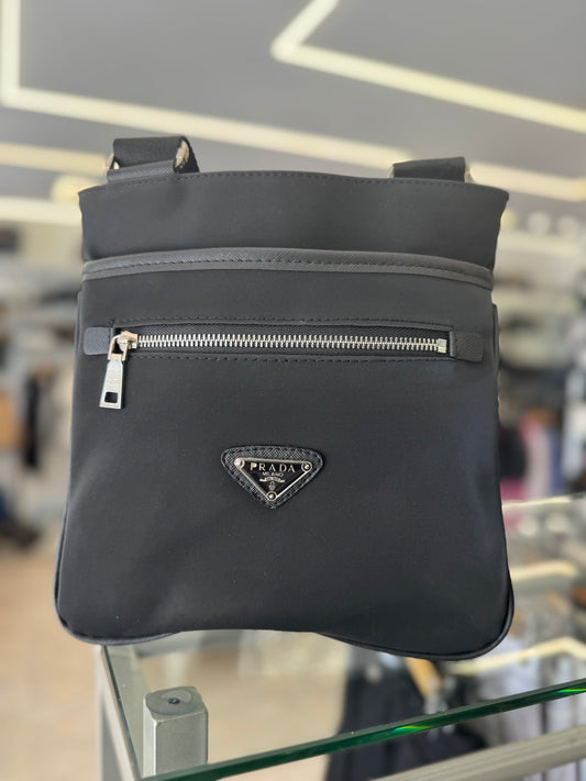 Τσαντάκι Prada